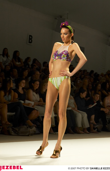 Illustration for article titled Gottex Spring/Summer '08 Show & Scene